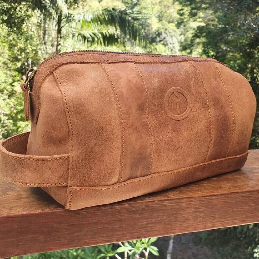 mens leather wash bag - Thirroul and co